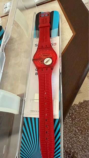 Swatch Swatch kırmızı saat