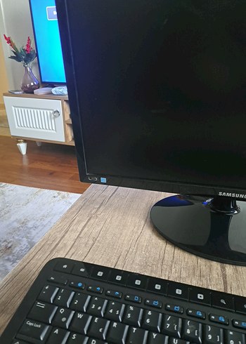 Siyah Samsung Bilgisayar Monitörü - Görsel 3