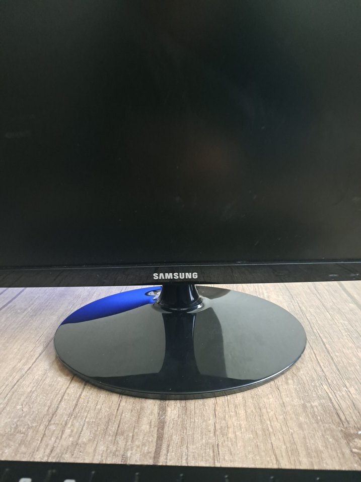 Siyah Samsung Bilgisayar Monitörü - Görsel 2