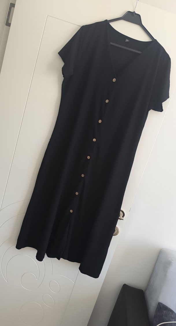 Düğmeli Siyah Uzun Kadın Elbise - Görsel 4