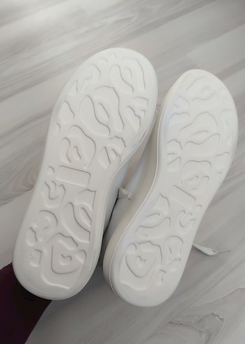 Beyaz Minimalist Stiletto Topuklu unisex Spor Ayakkabı - Görsel 5