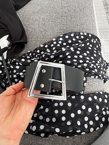 Puantiyeli şifon astarlı elbise - Görsel 7