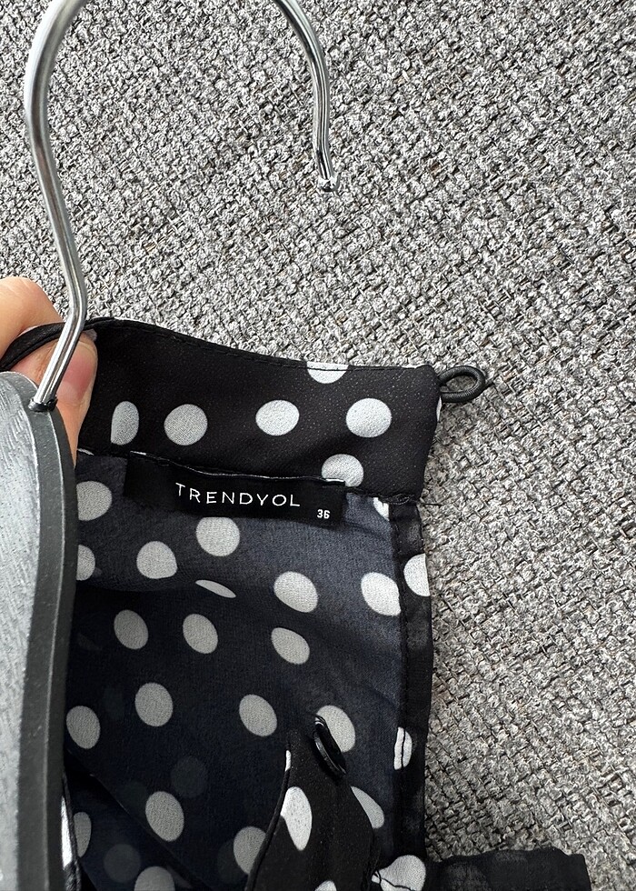 Puantiyeli şifon astarlı elbise - Görsel 5