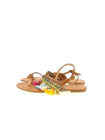 Derimod Sandalet %70 İndirimli.