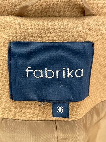 36 Beden çeşitli Renk Fabrika Kaban %70 İndirimli.