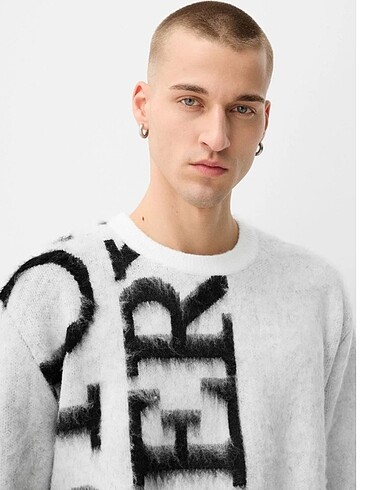 s/m Beden beyaz Renk BERSHKA KAZAK HİÇ KULLANILMADI