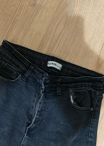 29 Beden Siyah Kadın Normal Kesim Kot Pantolon