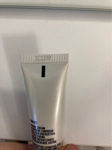 Beden Mac strobe cream