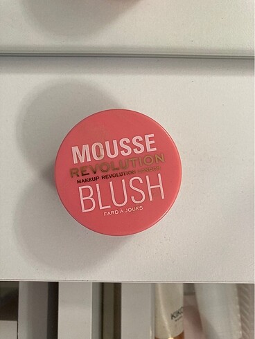 Revolution mousse blush