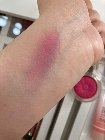 Beden Clinique pop blush allık