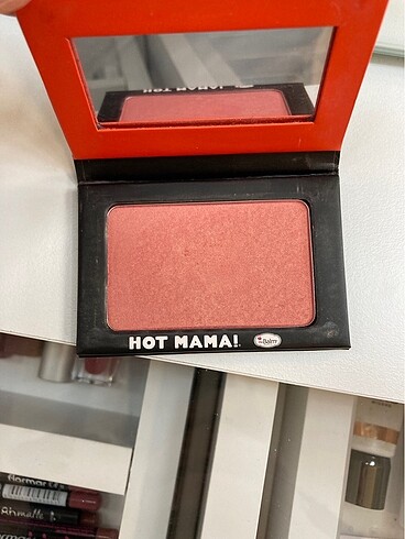  Beden The balm hot mama allık