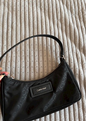 Calvin Klein Siyah Kadın Omuz Çantası