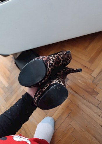 Siyah Leopar Desenli Tüylü Yüksek Topuklu Stiletto - Görsel 2