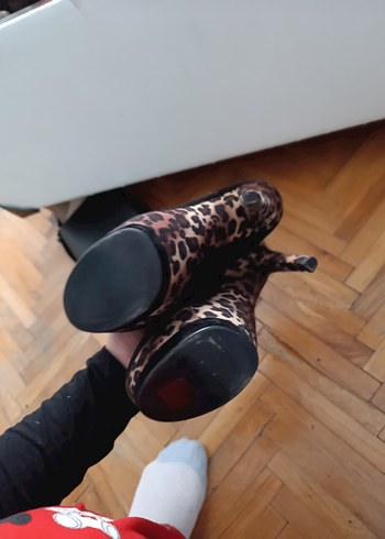 Siyah Leopar Desenli Tüylü Yüksek Topuklu Stiletto - Görsel 3