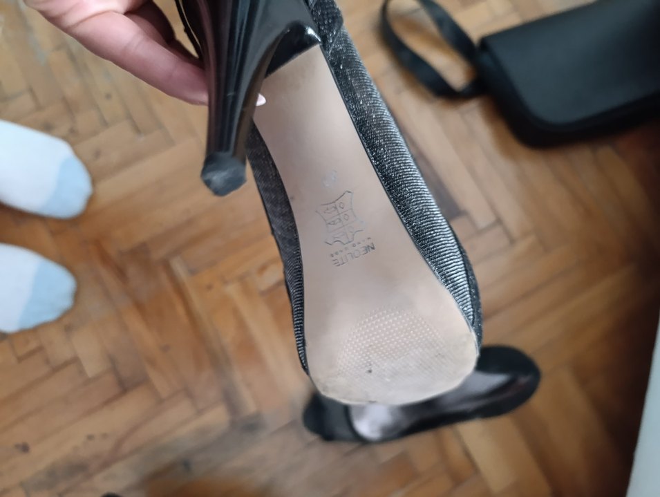 Gri Yılan Desenli Siyah Topuklu Ayakkabı - Görsel 3