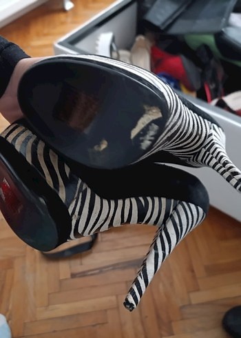 Siyah Zebra Desenli Stiletto Topuklu Kadın Ayakkabı - Görsel 3