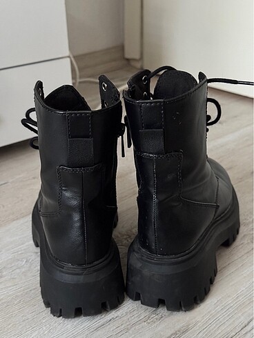 35 Beden Stradivarius Bot