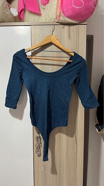 Alttan çıtçıtlı şık bluz