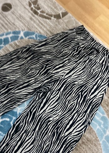 Diğer Kadın Zebra Desenli Pilili Gri Pantolon