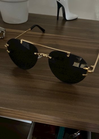 Klasik Siyah Tokalı Kadın Güneş Gözlüğü - Görsel 2