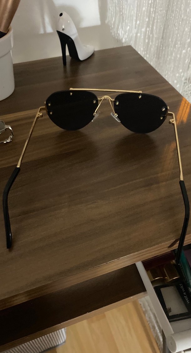 Klasik Siyah Tokalı Kadın Güneş Gözlüğü - Görsel 3