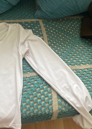 Beyaz Tek Renkli u yaka bluz - Görsel 3