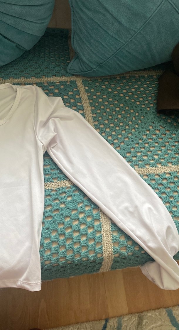 Beyaz Tek Renkli u yaka bluz - Görsel 3