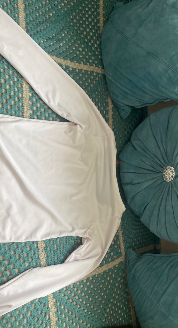 Beyaz Tek Renkli u yaka bluz - Görsel 5