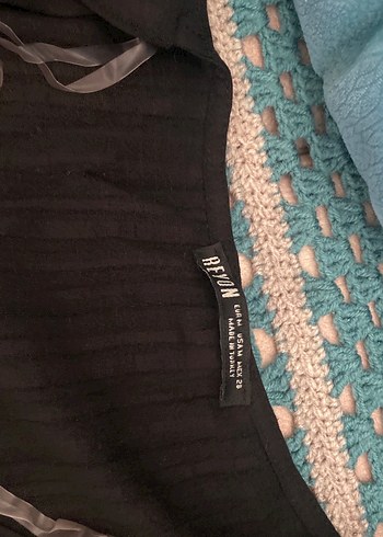 Siyah V Yaka Rahat Bluz - Görsel 4