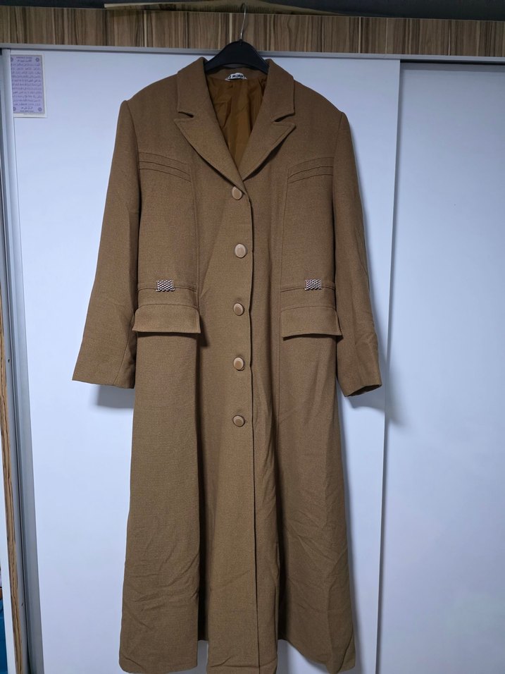 Koyu Bej Uzun Kadın Kaban Düğmeli - Görsel 3