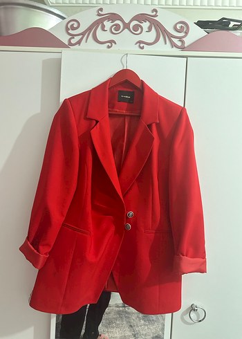 44 Beden Kadın Kırmızı Düğmeli Midi Blazer