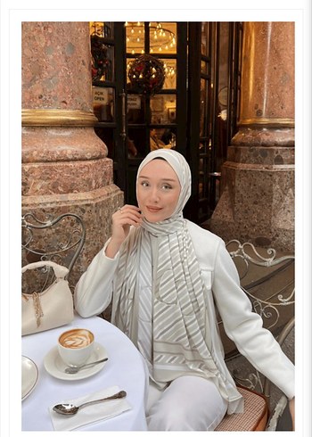Drapeli Beyaz Kadın Şal Cocoscarfs