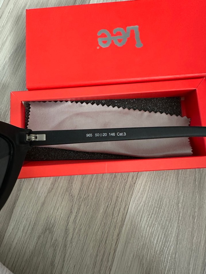 Lee Parlak Siyah Kadın Güneş Gözlüğü - Görsel 3