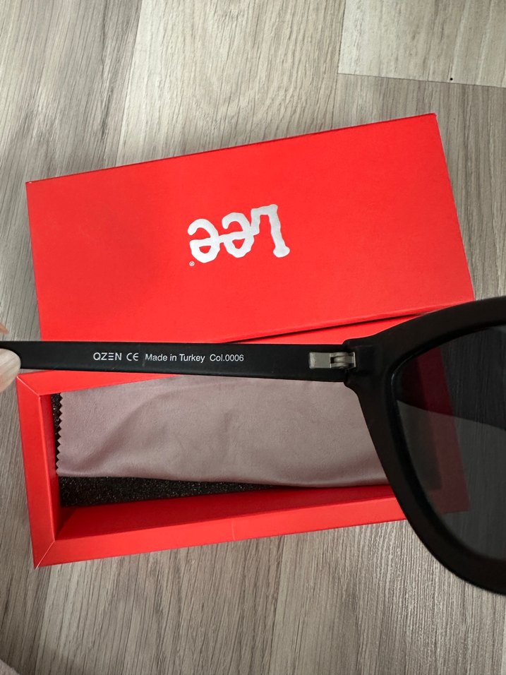 Lee Parlak Siyah Kadın Güneş Gözlüğü - Görsel 4