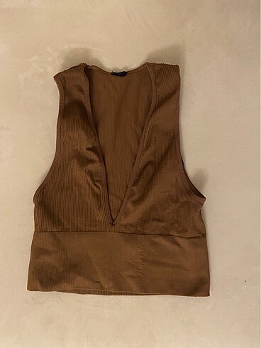 Derin dekolteli crop