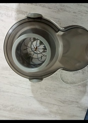 Gri Renkli Katı Meyve Sıkacağı - Görsel 3