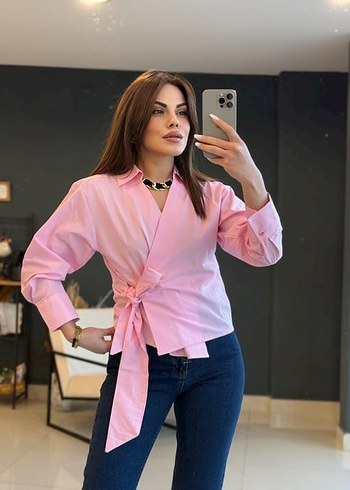 Pembe yandan bağlamalı gömlek