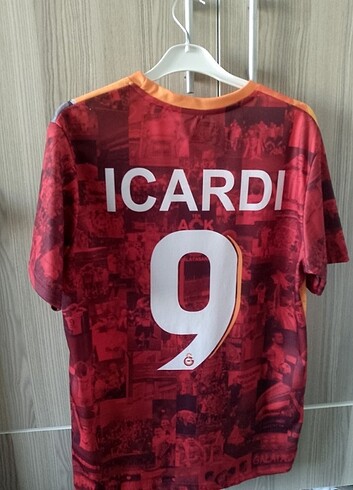 Puma İcardi özel tasarım forma 
