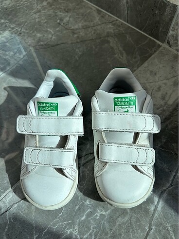 Adidas spor ayakkabı