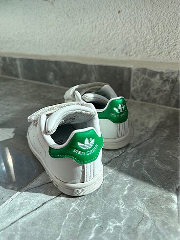 21 Beden Adidas spor ayakkabı
