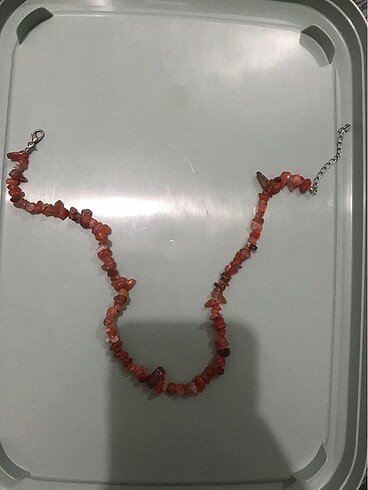 Kırmızı doğal taş kolye