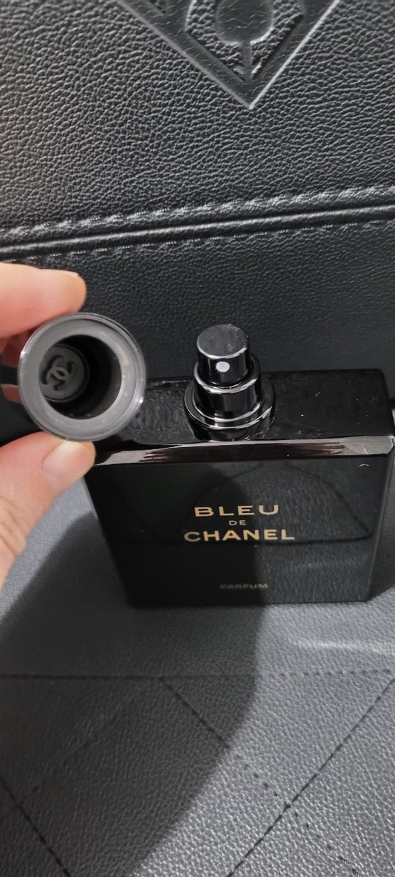 Bleu de Chanel 100 ml Parfüm modeli  Erkek Siyah - Görsel 2
