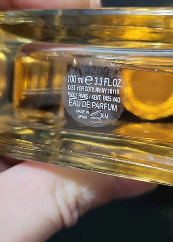 Burberry Gooddess 100 ml edp kadın parfümü şişesi - Görsel 3