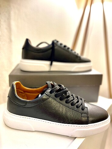 44 Beden Erkek derimod sneaker ayakkabı