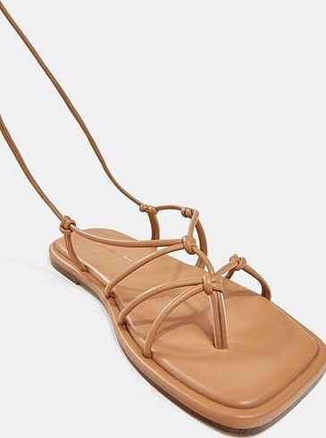 40 Beden Bershka sandalet