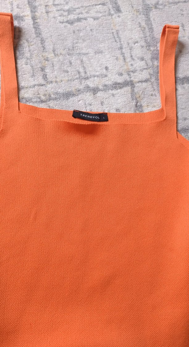 Turuncu askılı midi elbise - Görsel 2