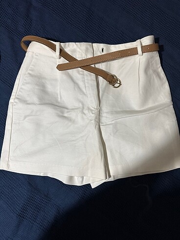 Zara beyaz şort