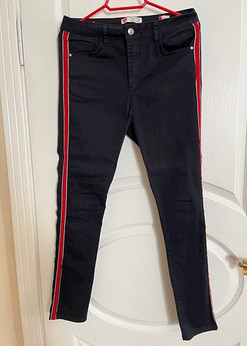 Yanları Çizgili Siyah Kadın Denim Pantolon