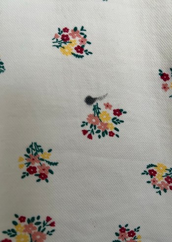 Çiçek Desenli Beyaz Kız Bluzu - Görsel 4