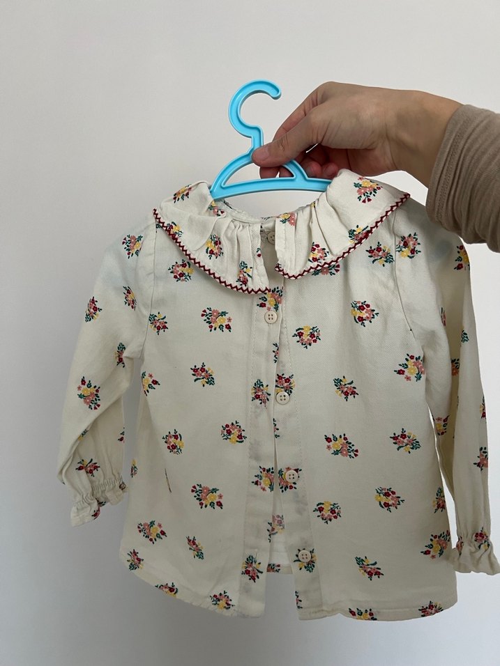 Çiçek Desenli Beyaz Kız Bluzu - Görsel 3
